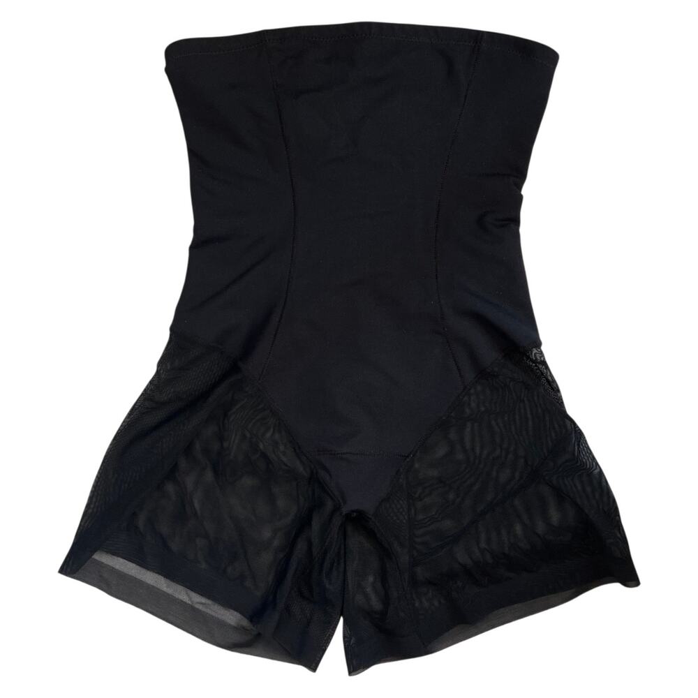 LEONISA SHAPEWEAR Sculpting High Waist Butt Shaper Shorts, Small